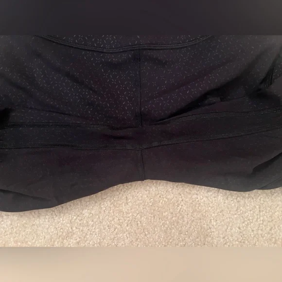 Lululemon Align 25” Women's Gradiate Black Geo Embossed Leggings - Picture 5 of 5